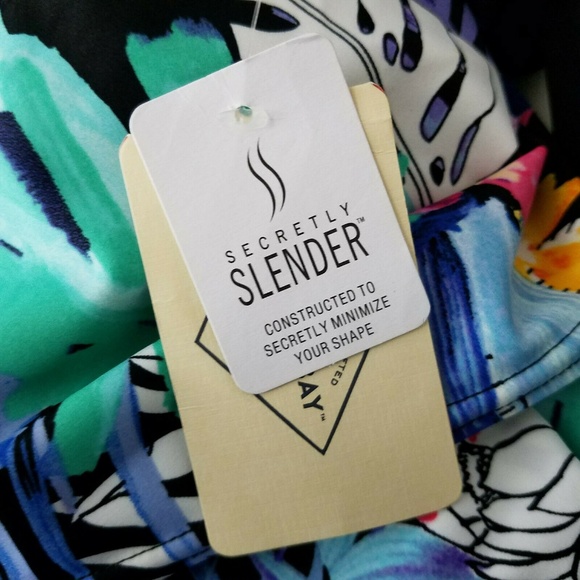 St Johns Bay One Piece Swimsuit Floral Size 16 - Picture 8 of 8